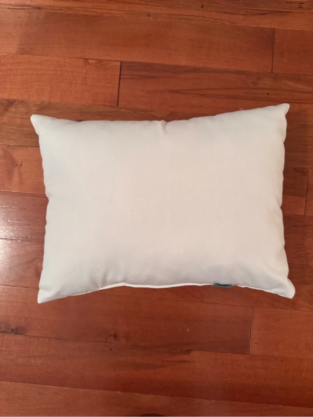 Dormify white throw